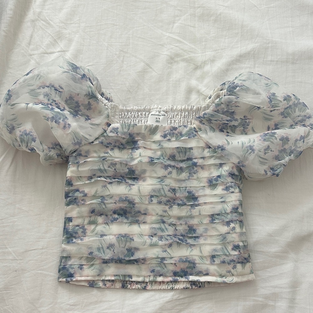 Abercrombie Kids Blue Floral Puff Sleeve Blouse